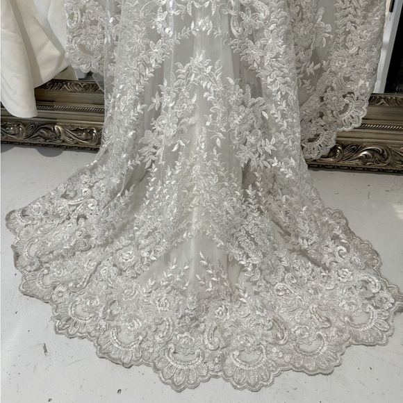 Alyne by Rivini Bigelo Gown - Picture 5 of 7